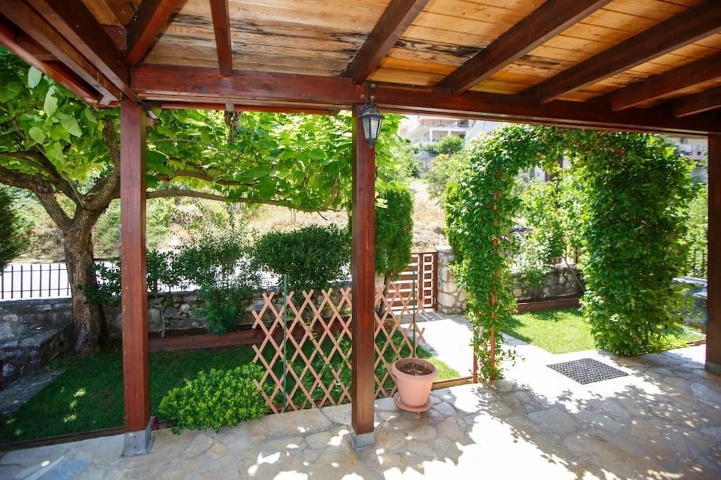 Ferienwohnung Wooden House In Ioannina Exterior foto