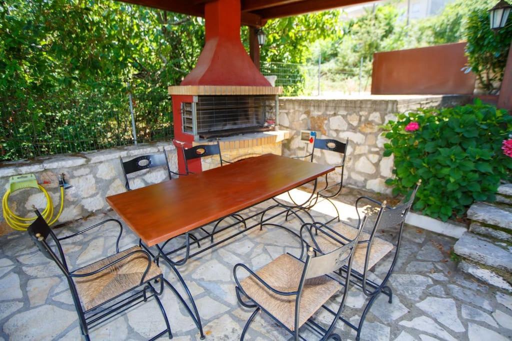 Ferienwohnung Wooden House In Ioannina Exterior foto